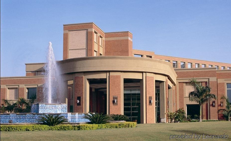 Aveda Hotel - Ludhiana Лудхиана Экстерьер фото