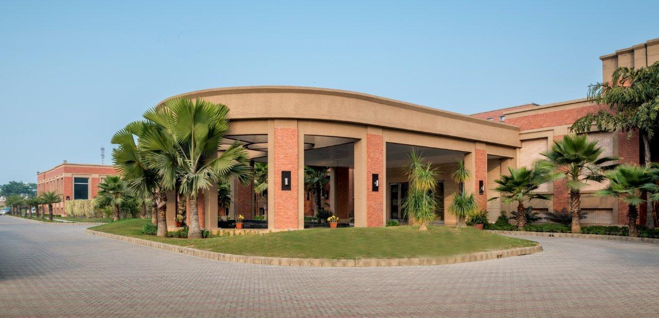 Aveda Hotel - Ludhiana Лудхиана Экстерьер фото